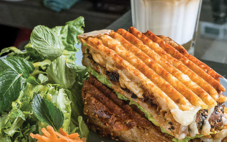 Sándwich y café, un apapacho culinario