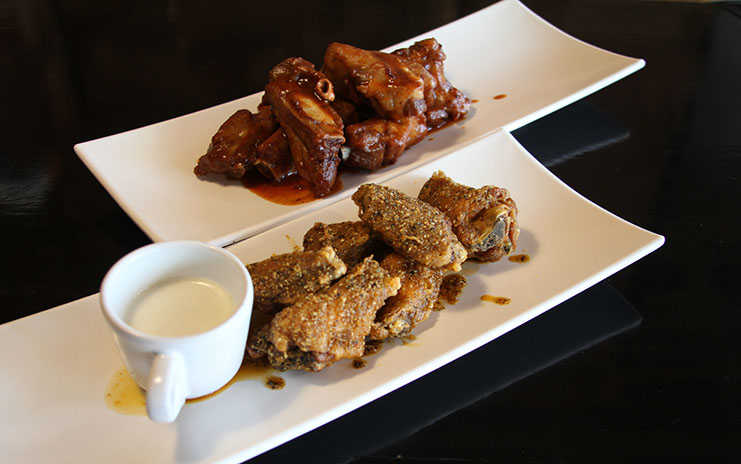 Alitas y costillitas bbq