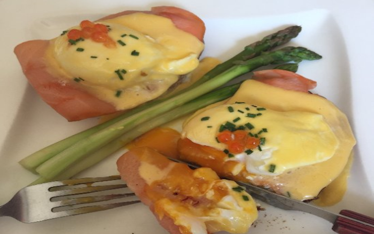 Huevos benedictinos de Trattoria della Casa Nuova