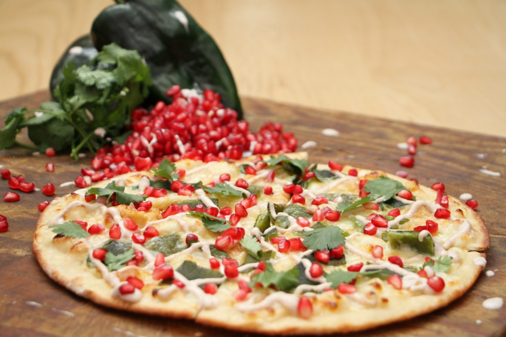 PIZZA DE CHILE EN NOGADA